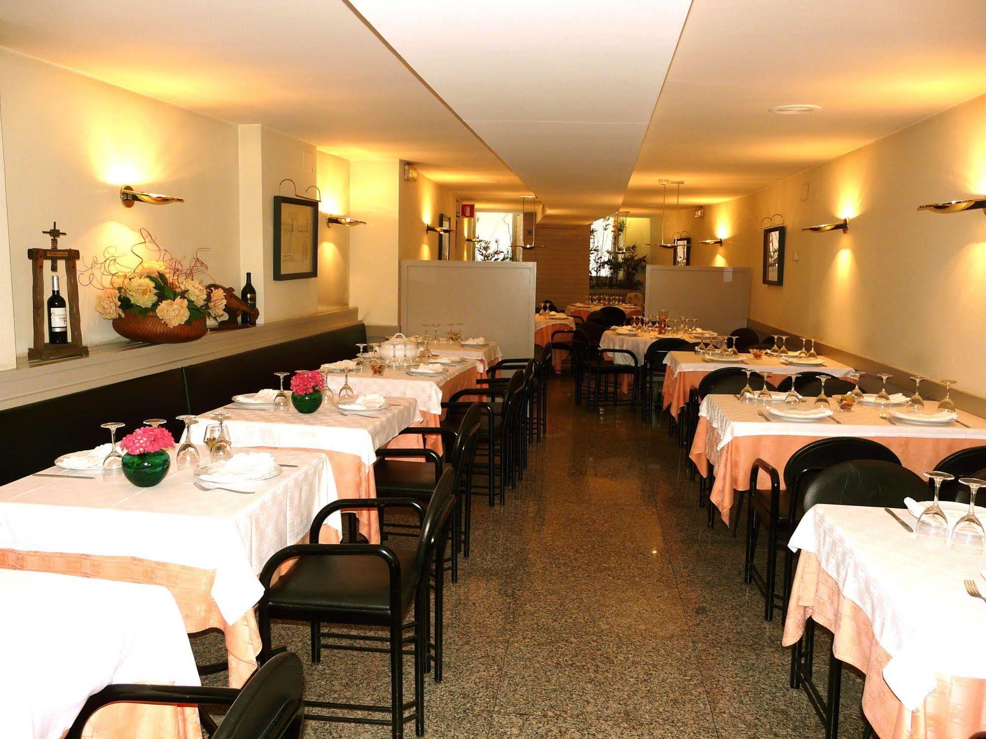 Hotel Nice La Seu d'Urgell Kültér fotó