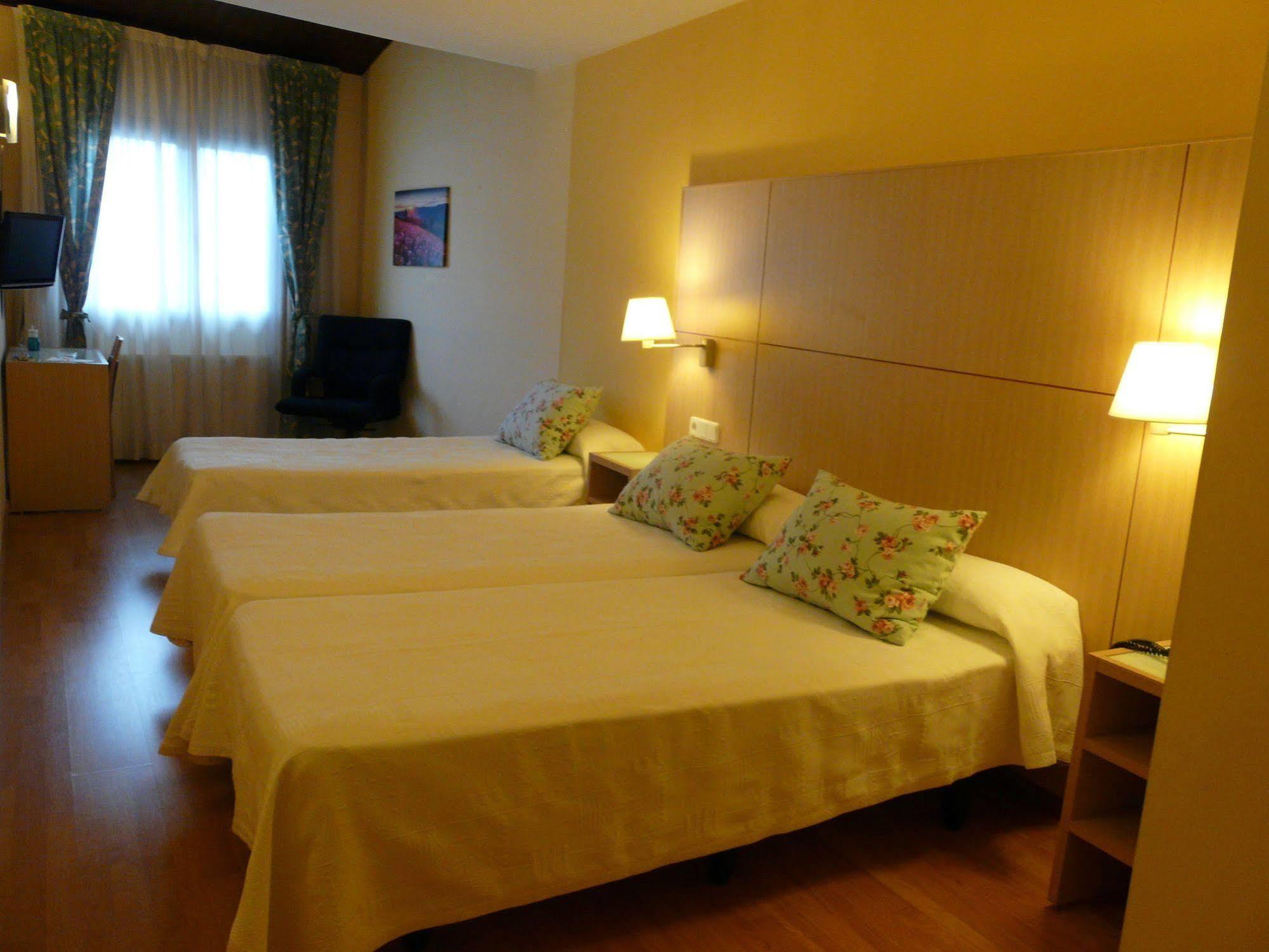 Hotel Nice La Seu d'Urgell Kültér fotó