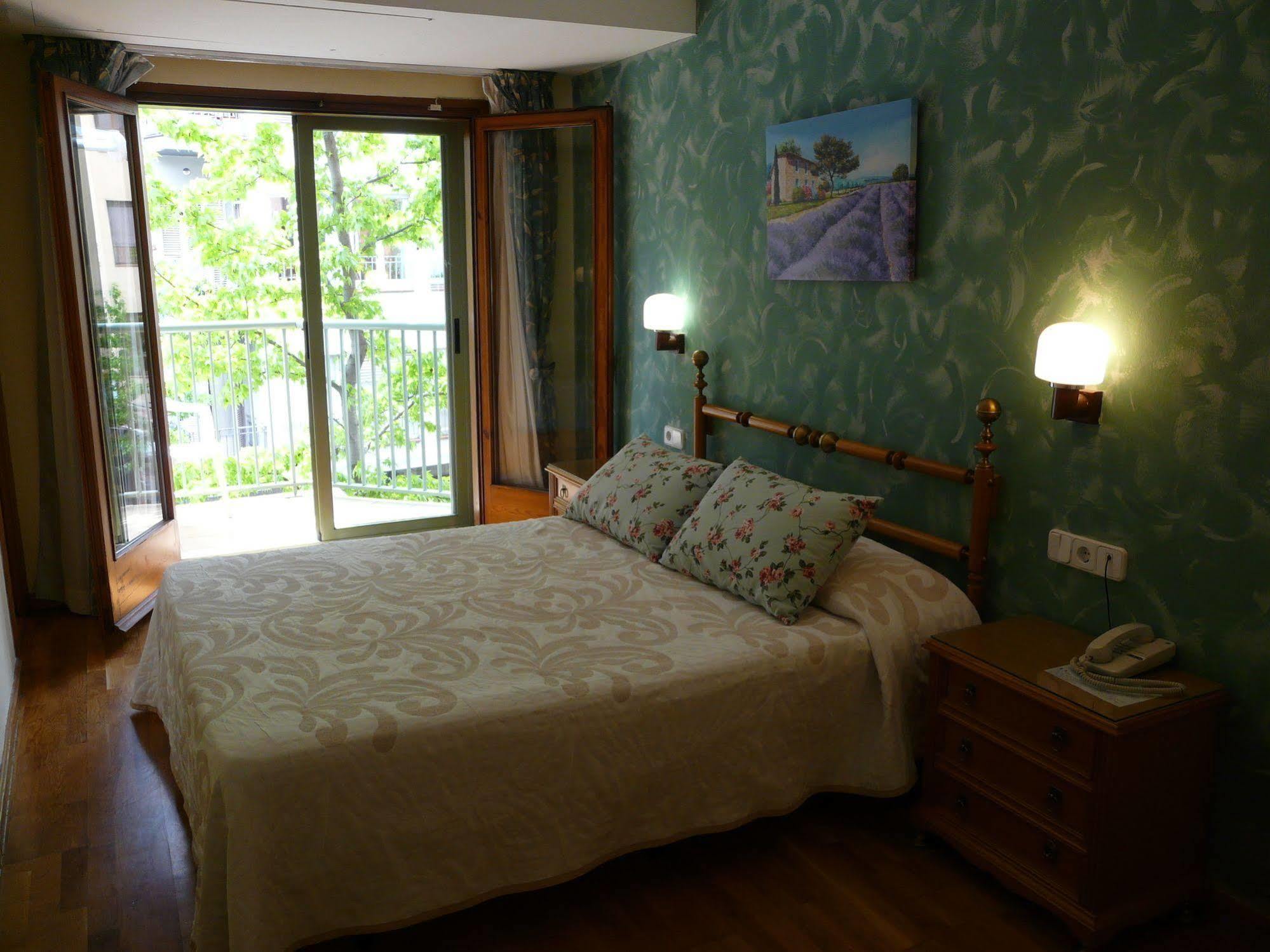 Hotel Nice La Seu d'Urgell Kültér fotó