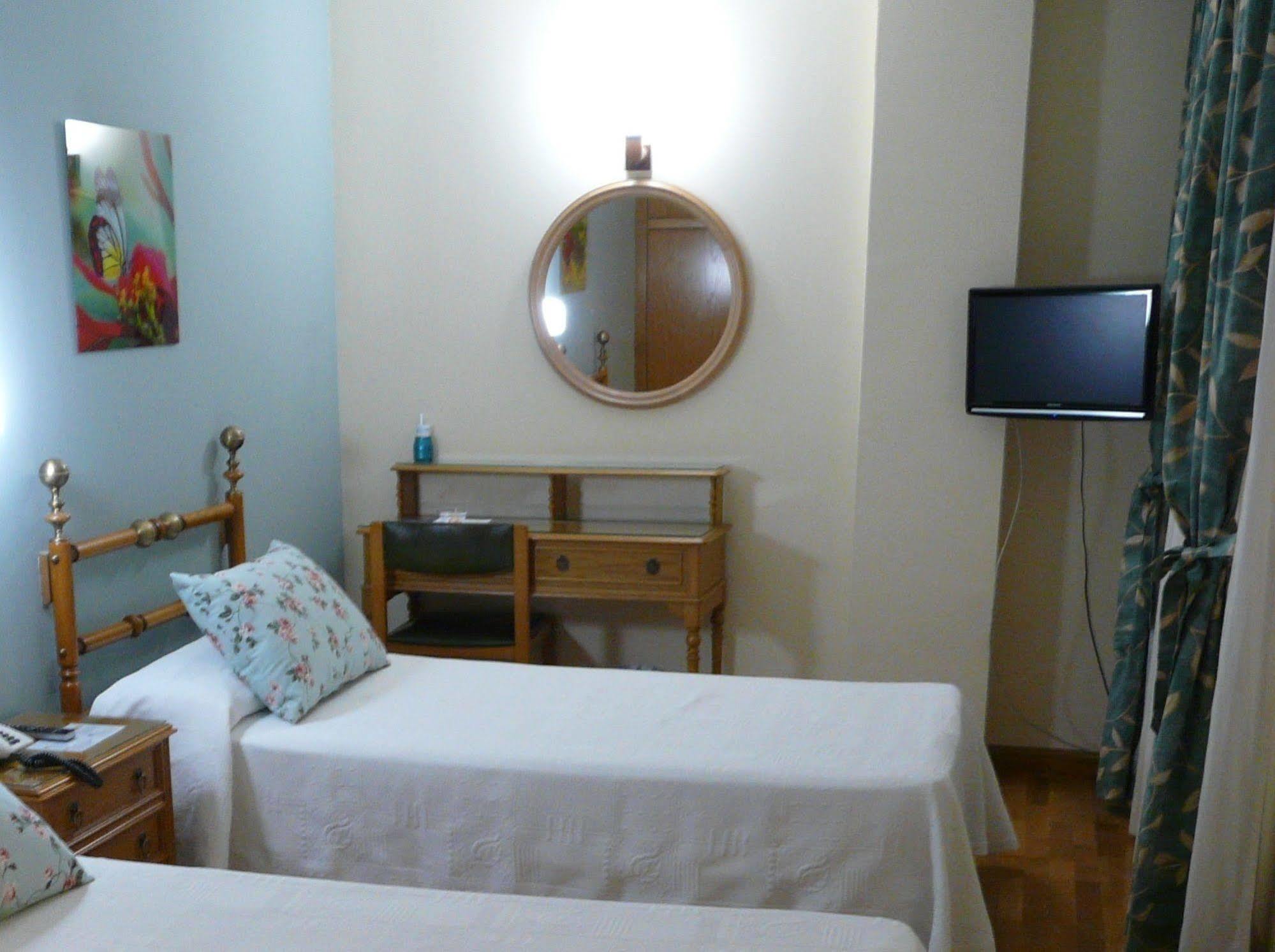 Hotel Nice La Seu d'Urgell Kültér fotó