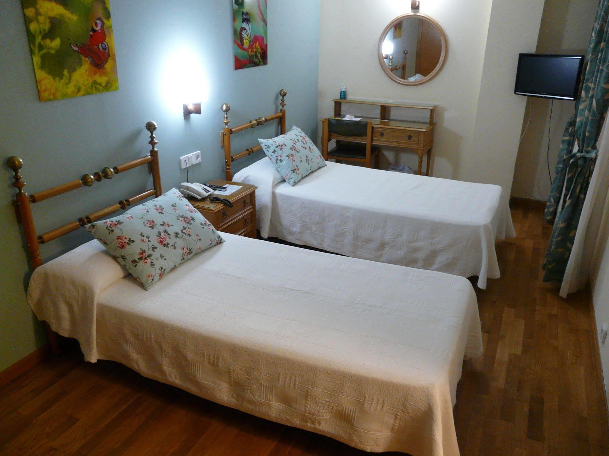 Hotel Nice La Seu d'Urgell Kültér fotó